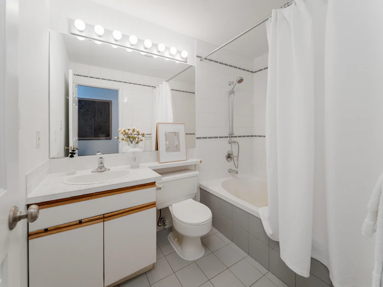 302-985 W 10th Avenue, Vancouver, BC, V5Z 1L9 - 12