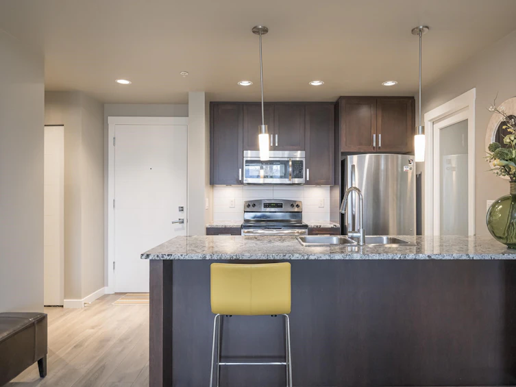 209-2238 Whatcom Road, Abbotsford, BC, V3G 0E6 - 8