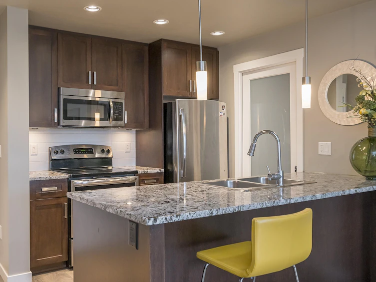 209-2238 Whatcom Road, Abbotsford, BC, V3G 0E6 - 7