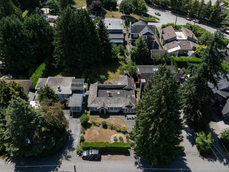 2240 Gordon Avenue, West Vancouver, BC, V7V 1W3 - 35