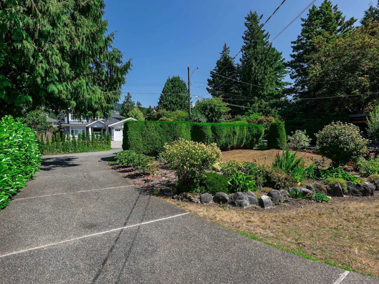 2240 Gordon Avenue, West Vancouver, BC, V7V 1W3 - 4