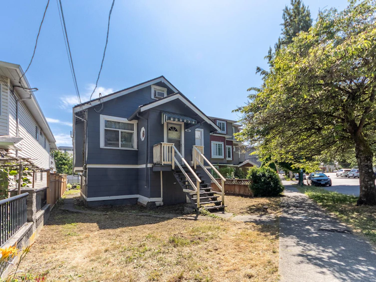 4836 Clarendon Street, Vancouver, BC, V5R 3J4