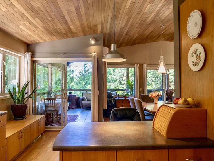 2616 Crowsnest Drive, Pender Island, BC, V0N 2M2 - 3