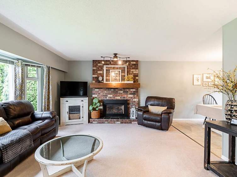 5916 182a Street, Surrey, BC, V3S 5L9 - 5