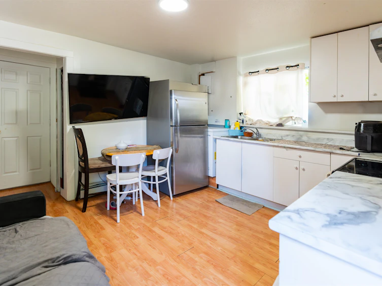 13174 111 Avenue, Surrey, BC, V3T 2S3 - 12
