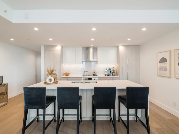 504-177 W 3rd Street, North Vancouver, BC, V7M 0G5 - 5