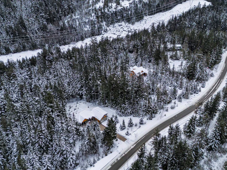 9024 Riverside Drive, Whistler, BC, V8E 1M1 - 11