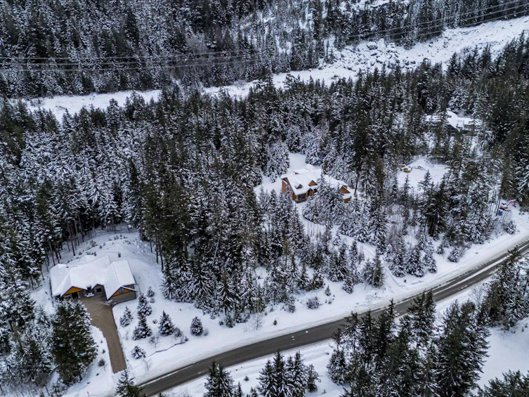 9024 Riverside Drive, Whistler, BC, V8E 1M1 - 4
