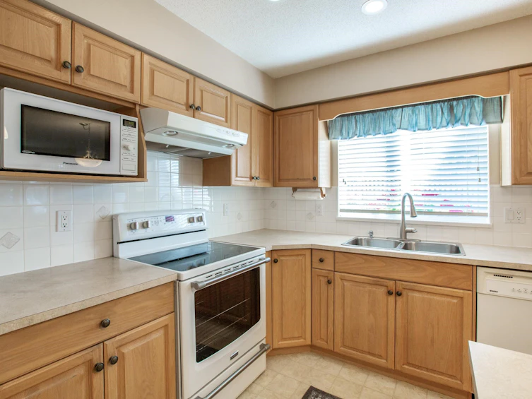 212-13888 70 Avenue, Surrey, BC, V3W 0R8 - 11