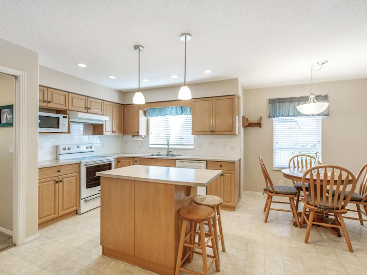 212-13888 70 Avenue, Surrey, BC, V3W 0R8 - 10