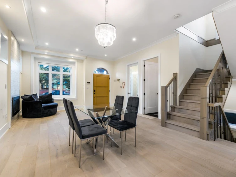 288 E 59th Avenue, Vancouver, BC, V5X 1X9 - 9