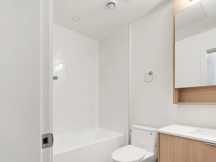 E101-10829 140 Street, Surrey, BC, V3R 0H4 - 8