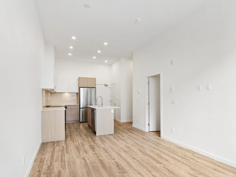 E101-10829 140 Street, Surrey, BC, V3R 0H4 - 3