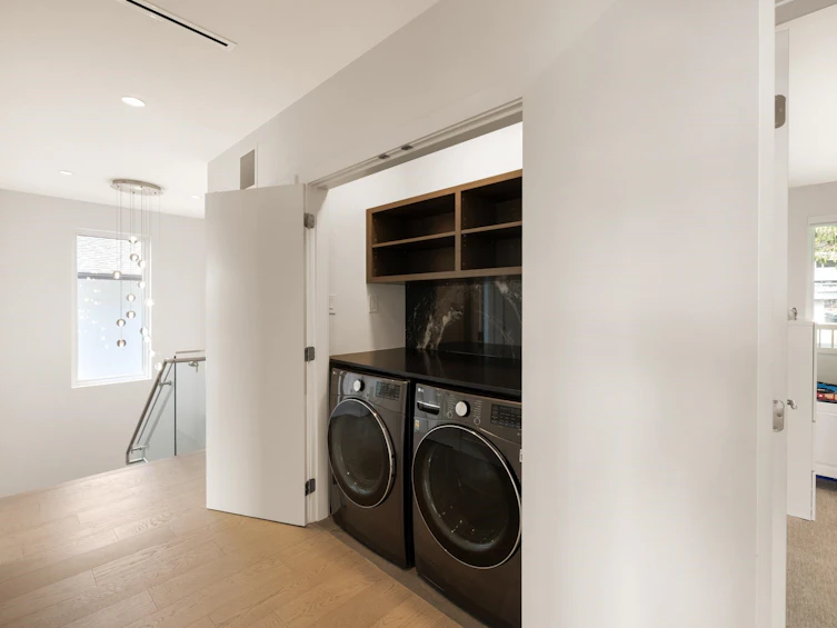 1052 Calverhall Street, North Vancouver, BC, V7L 1Y3 - 28