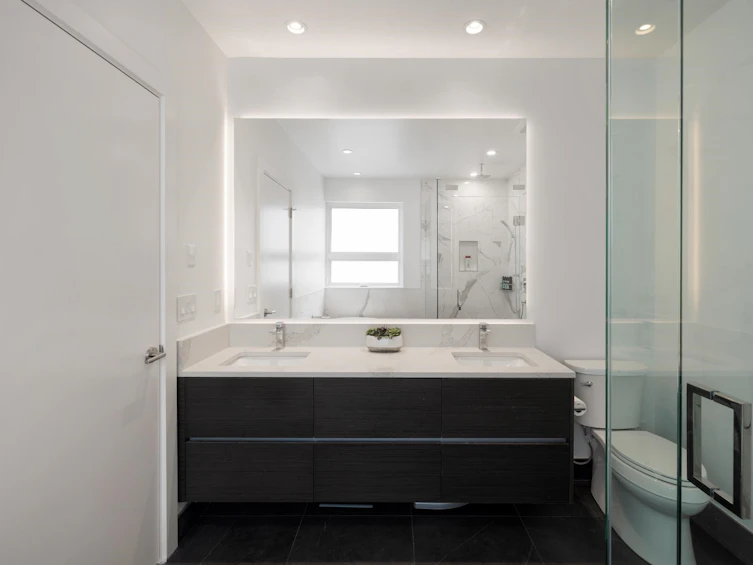 1052 Calverhall Street, North Vancouver, BC, V7L 1Y3 - 25