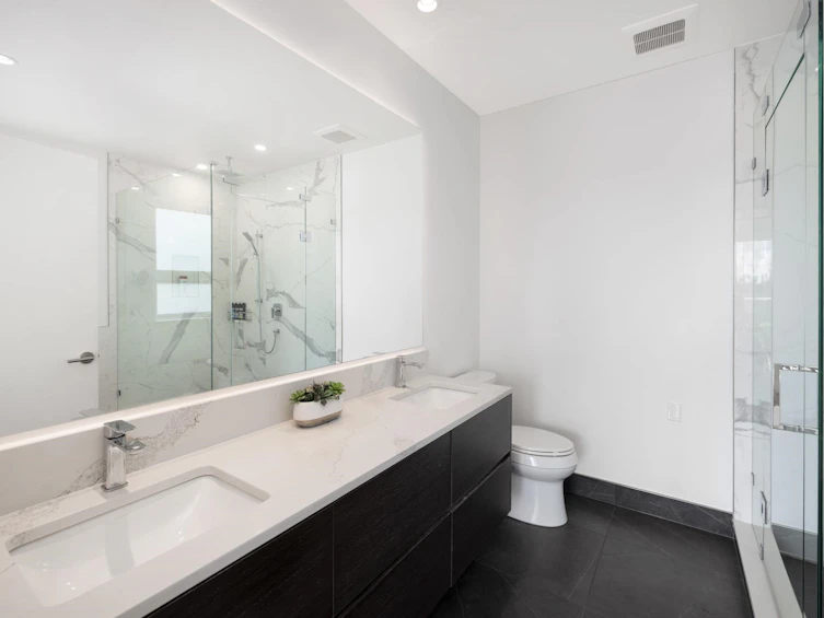 1052 Calverhall Street, North Vancouver, BC, V7L 1Y3 - 24