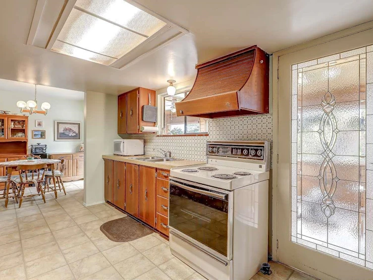 11700 Blundell Road, Richmond, BC, V6Y 1L3 - 5
