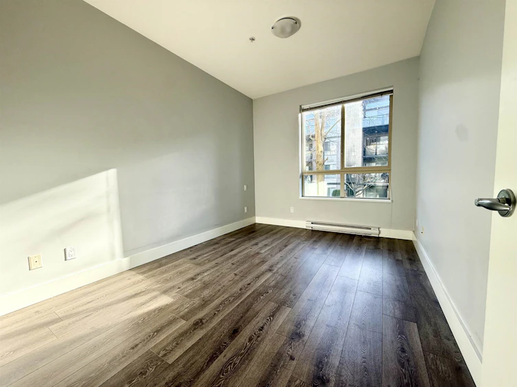 215-7478 Byrnepark Walk, Burnaby, BC, V3N 0B5 - 9