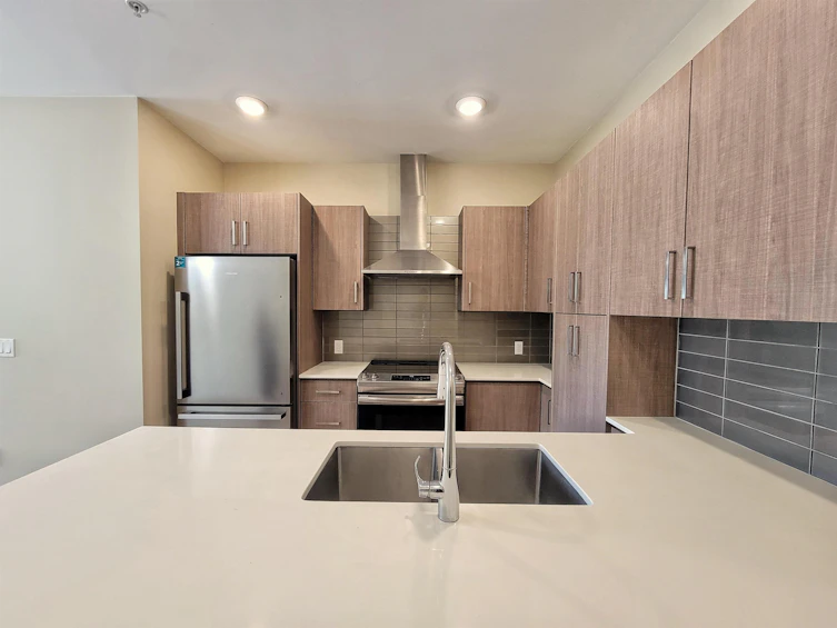 308-2889 E 1st Avenue, Vancouver, BC, V5M 0G2 - 4