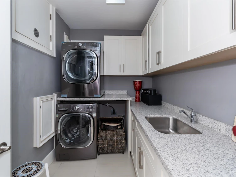5578 Elizabeth Street, Vancouver, BC, V5Y 3J9 - 23