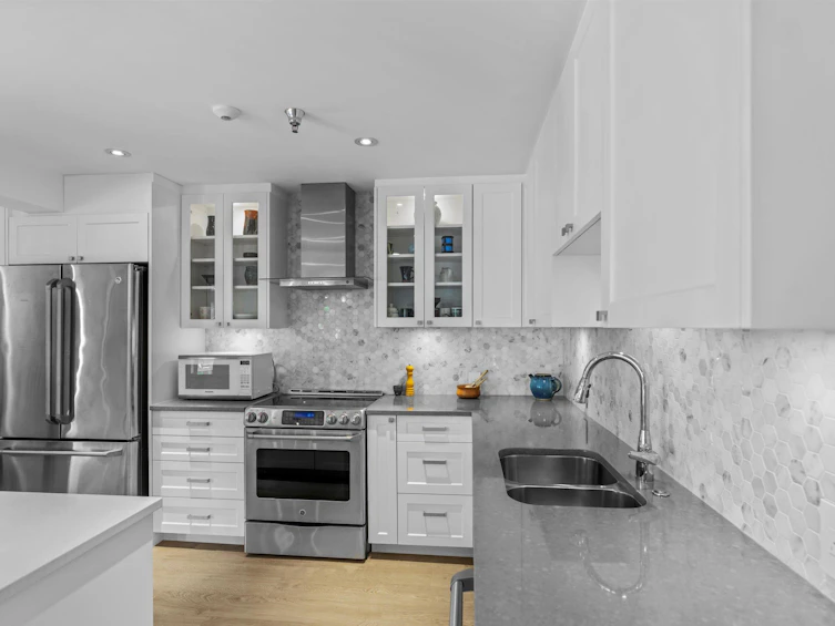 201-2288 W 12th Avenue, Vancouver, BC, V6K 4R2 - 8