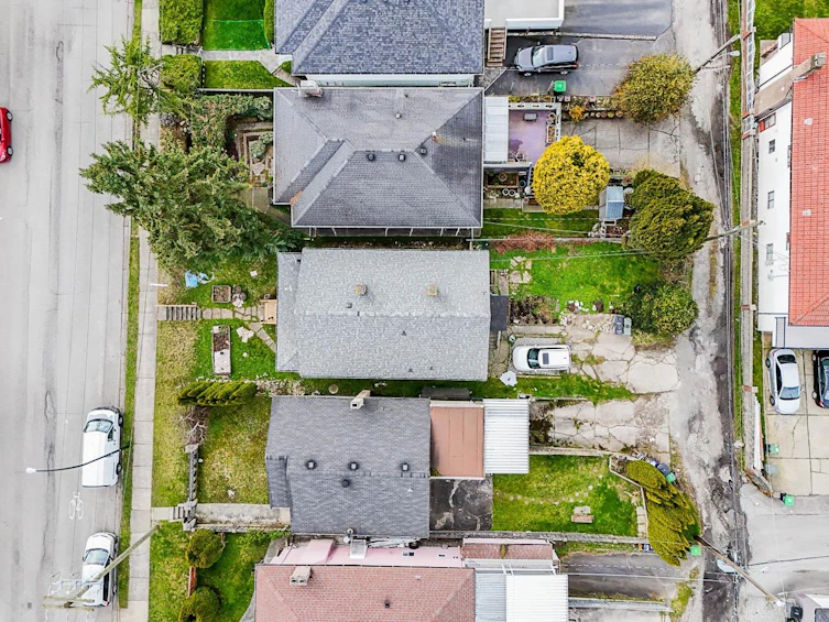 3065 E 45th Avenue, Vancouver, BC, V5R 3C8 - 5