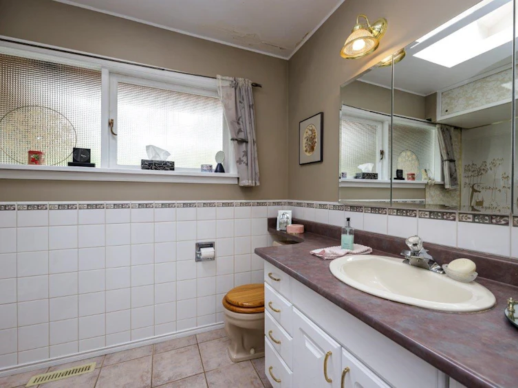 3588 Allan Road, North Vancouver, BC, V7K 2M7 - 33