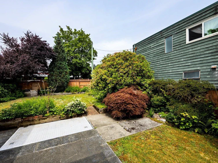 3588 Allan Road, North Vancouver, BC, V7K 2M7 - 11