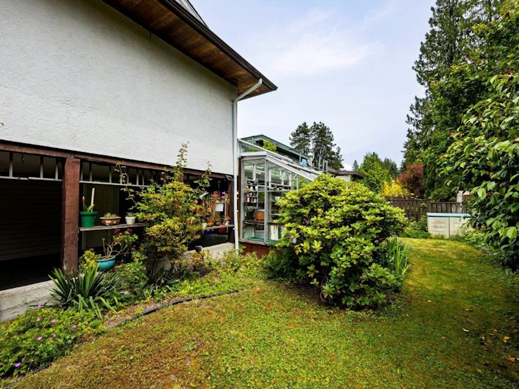 3588 Allan Road, North Vancouver, BC, V7K 2M7 - 10