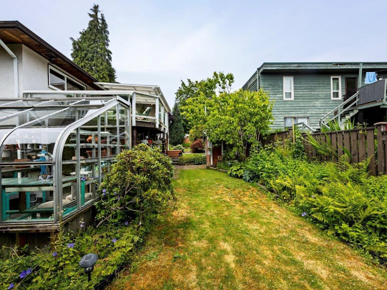 3588 Allan Road, North Vancouver, BC, V7K 2M7 - 8