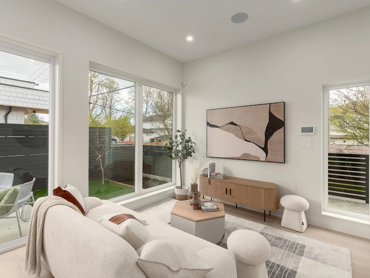 2670 E 38th Avenue, Vancouver, BC, V5R 3M7 - 3