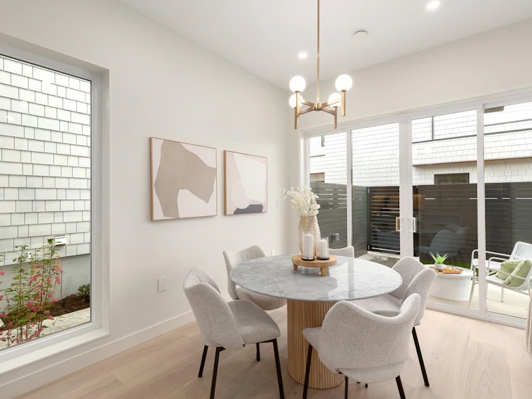 2670 E 38th Avenue, Vancouver, BC, V5R 3M7 - 4
