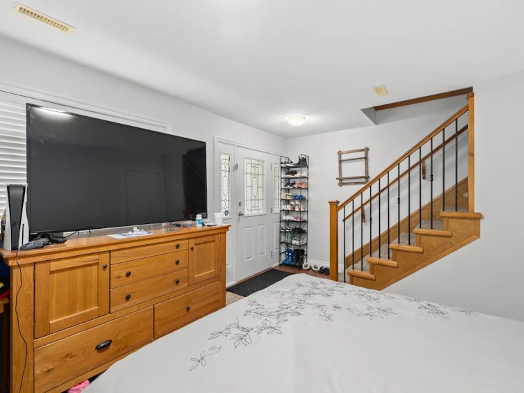 32898 Egglestone Avenue, Mission, BC, V2V 7P9 - 4