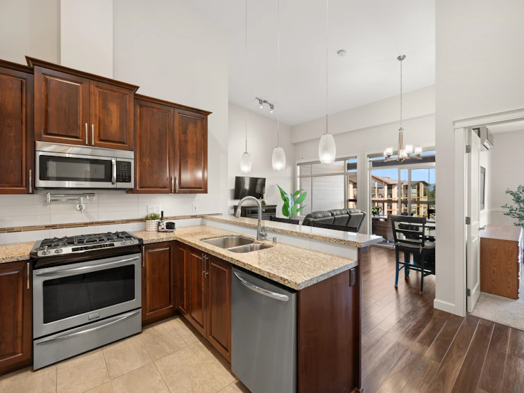 618-2860 Trethewey Street, Abbotsford, BC, V2T 0G5 - 3