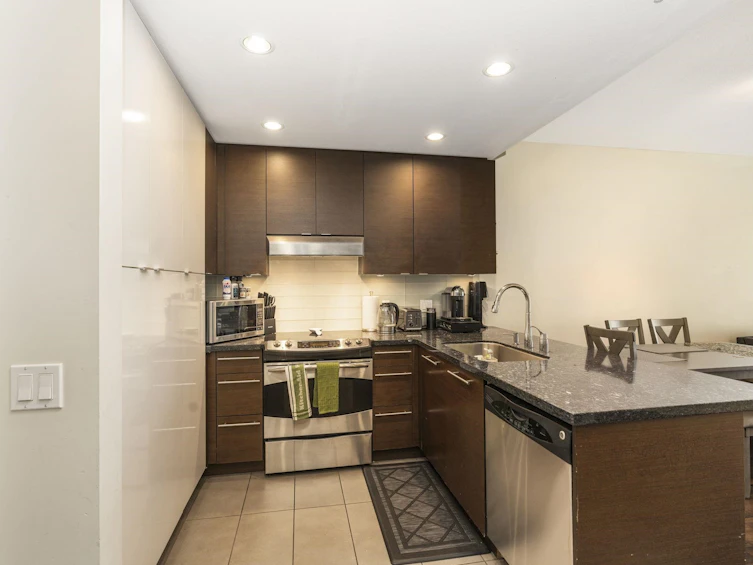 212-3478 Wesbrook Mall, Vancouver, BC, V6S 0B6 - 6