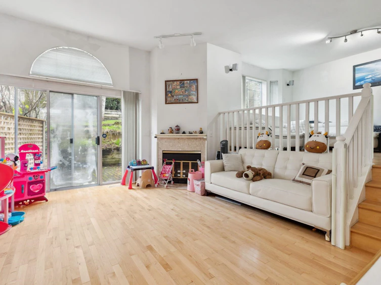 2383 Quayside Court, Vancouver, BC, V5P 4W2 - 3