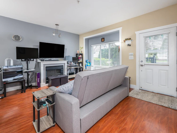 104-5211 Irmin Street, Burnaby, BC, V5J 0C9 - 5