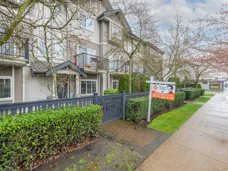104-5211 Irmin Street, Burnaby, BC, V5J 0C9