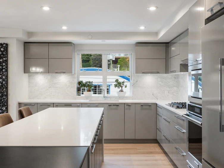 303-1160 Oxford Street, Surrey, BC, V4B 0B3 - 10