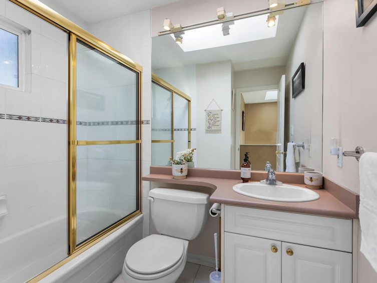 23-22800 Windsor Court, Richmond, BC, V6V 2X6 - 24