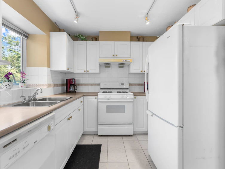 23-22800 Windsor Court, Richmond, BC, V6V 2X6 - 14