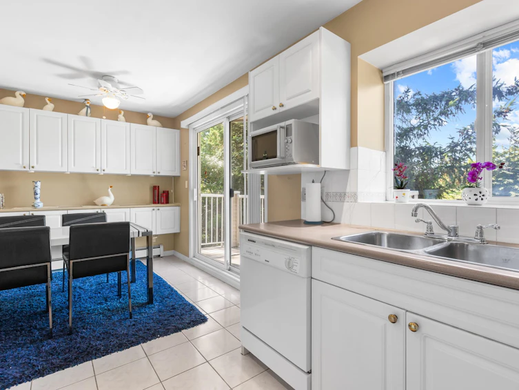 23-22800 Windsor Court, Richmond, BC, V6V 2X6 - 15