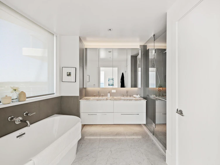1601-1500 Martin Street, Surrey, BC, V4B 0C2 - 24
