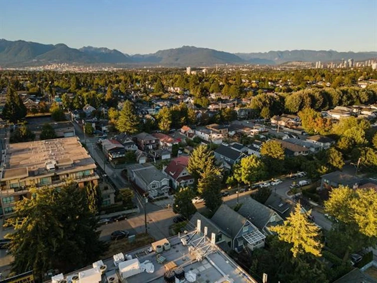 727 E 39th Avenue, Vancouver, BC, V5W 1K5 - 17