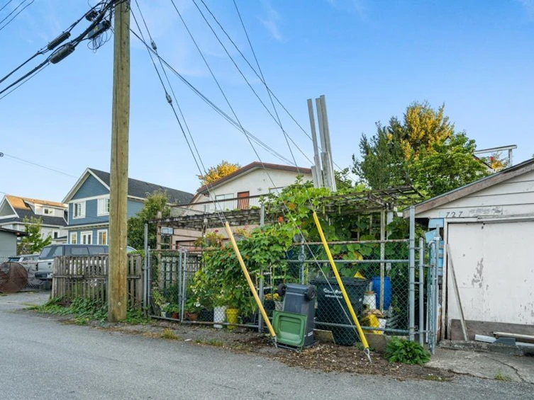 727 E 39th Avenue, Vancouver, BC, V5W 1K5 - 8