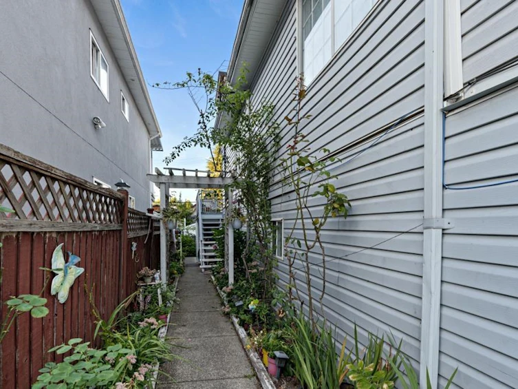 727 E 39th Avenue, Vancouver, BC, V5W 1K5 - 4