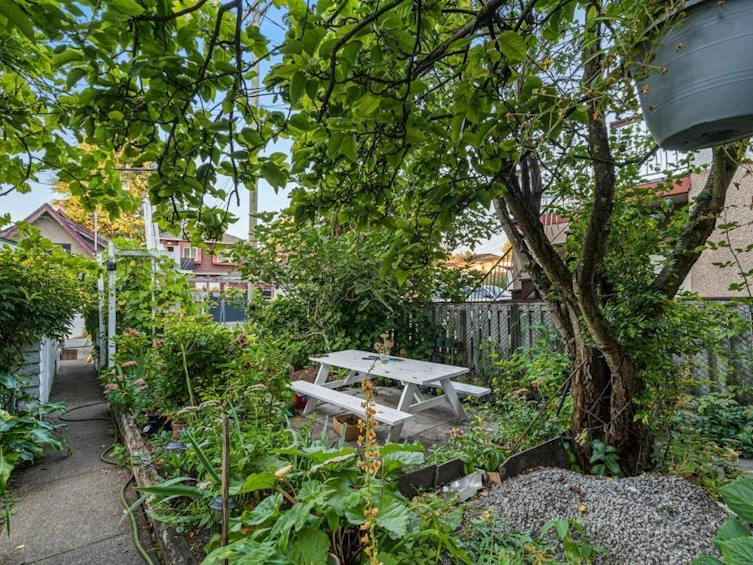 727 E 39th Avenue, Vancouver, BC, V5W 1K5 - 5