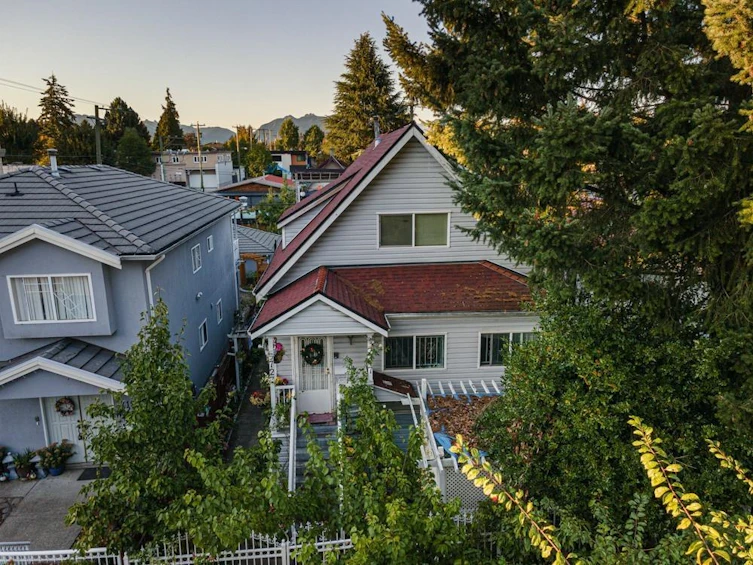 727 E 39th Avenue, Vancouver, BC, V5W 1K5 - 9