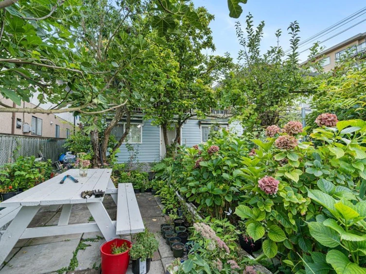 727 E 39th Avenue, Vancouver, BC, V5W 1K5 - 7