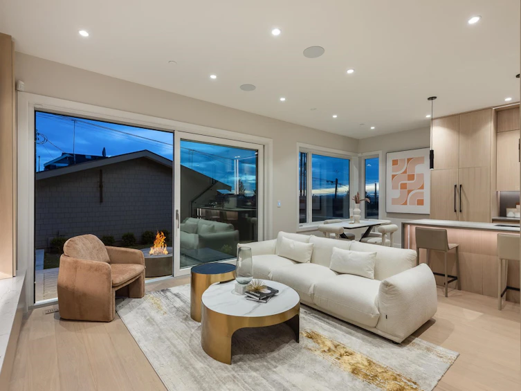 2-3674 Oxford Street, Vancouver, BC, V5K 1P3 - 2